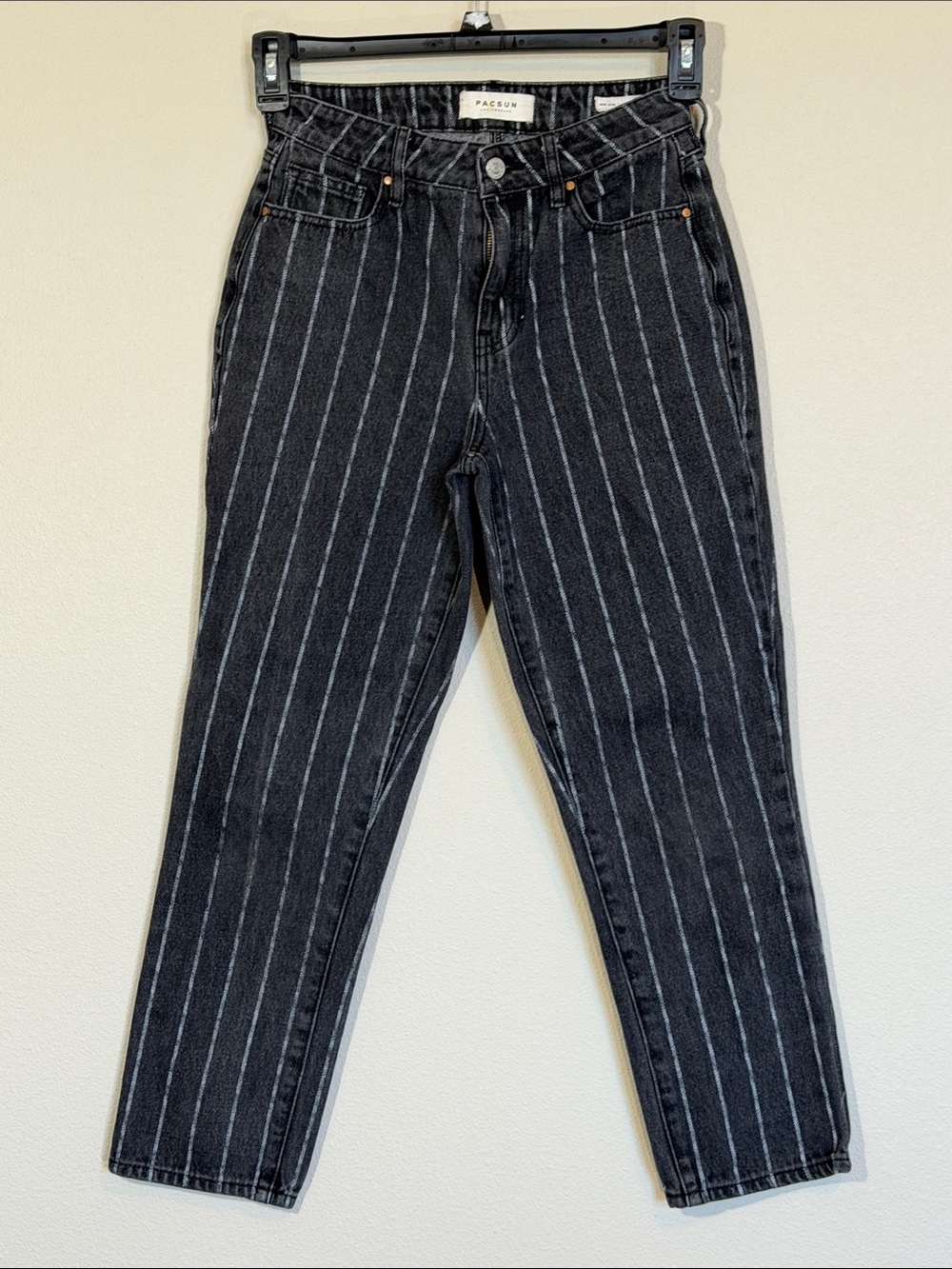PacSun Black Pinstripe High-Rise Mom Jeans, size 25